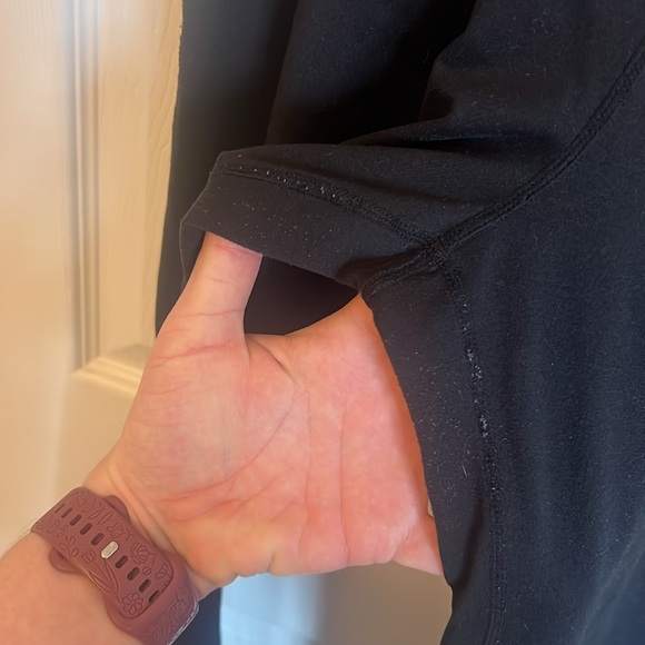 Vuori Black Joggers - Picture 5 of 6